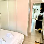 Tejo River View Classic Flat In Lisbons Historic Heart Апартаменти Лісабон