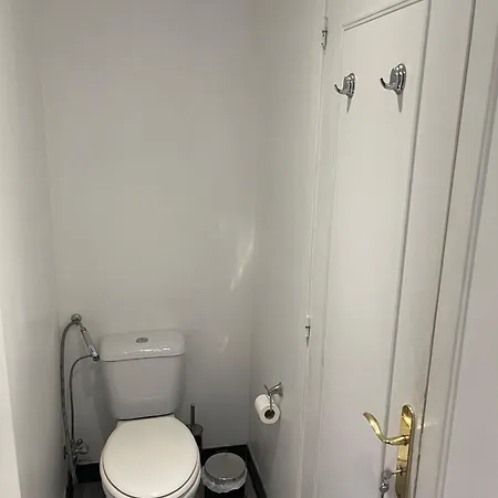 Tejo River View Classic Flat In Lisbons Historic Heart