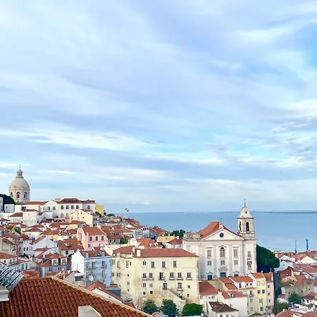 Tejo River View Classic Flat In Lisbons Historic Heart Lägenhet *