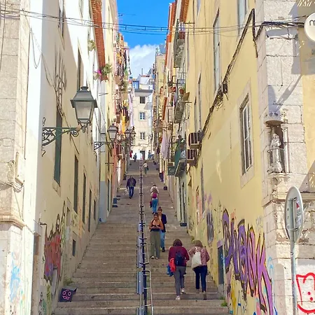 דירה Tejo River View Classic Flat In Lisbons Historic Heart *