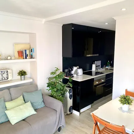 Tejo River View Classic Flat In Lisbons Historic Heart Lägenhet *