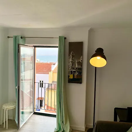 Lägenhet Tejo River View Classic Flat In Lisbons Historic Heart *