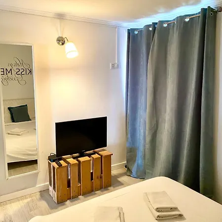 Tejo River View Classic Flat In Lisbons Historic Heart Lägenhet *