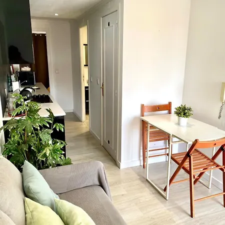 Tejo River View Classic Flat In Lisbons Historic Heart *