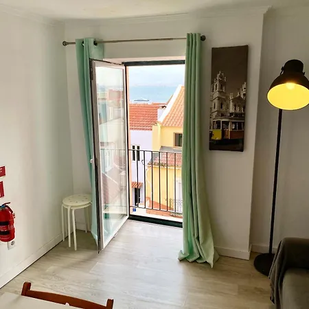 Lägenhet Tejo River View Classic Flat In Lisbons Historic Heart *