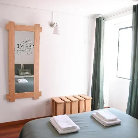 Tejo River View Classic Flat In Lisbons Historic Heart