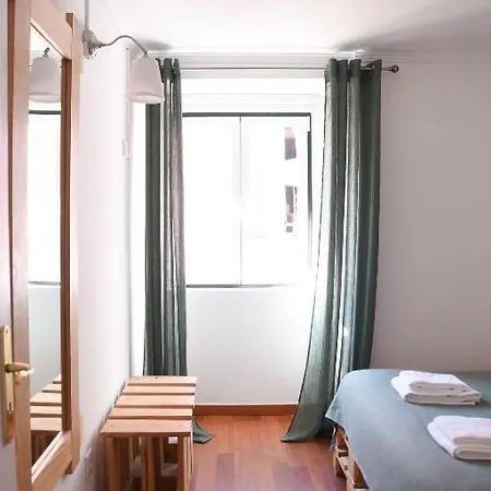 Tejo River View Classic Flat In Lisbons Historic Heart Лісабон