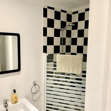 Tejo River View Classic Flat In Lisbons Historic Heart Лісабон