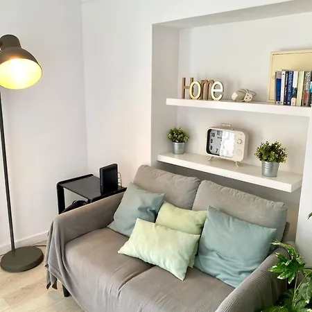 Tejo River View Classic Flat In Lisbons Historic Heart *